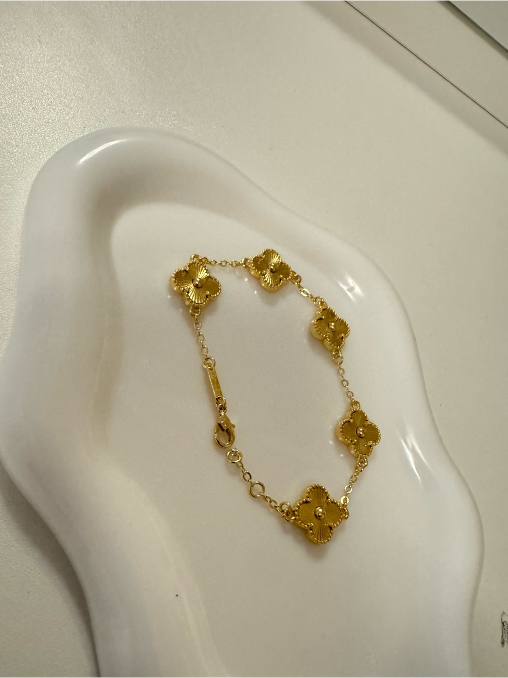 Gold Floral Link Bracelet - Women's Jewelry Non-tarnish 18k gold plated - Picture 3 of 4